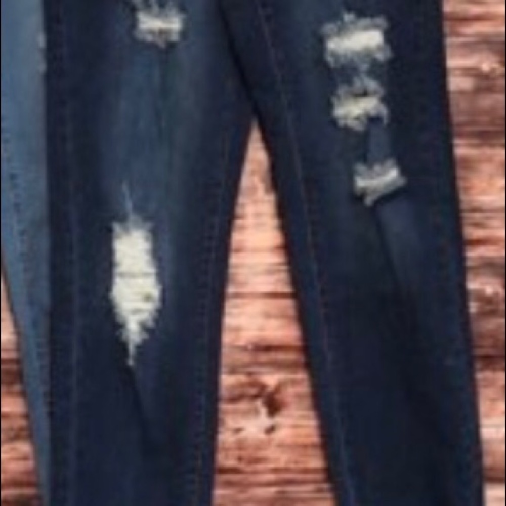 L&B distressed jeans. One available in 4,6,8,10.14